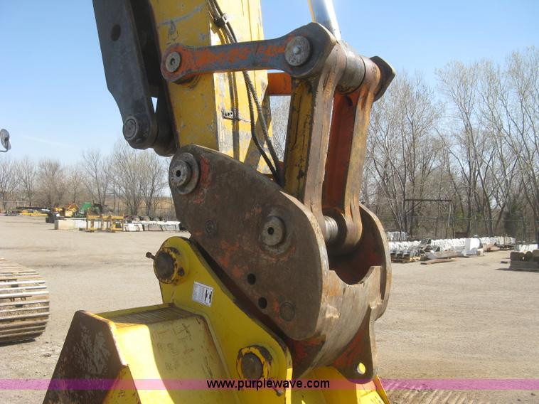 image for item H8724 2001 John Deere 270 LC excavator