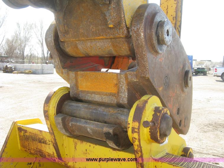 image for item H8724 2001 John Deere 270 LC excavator