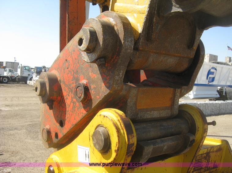 image for item H8724 2001 John Deere 270 LC excavator