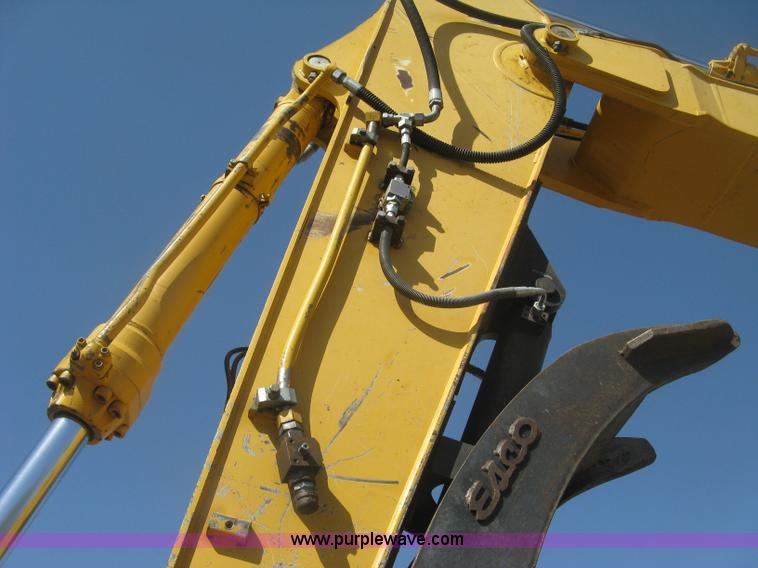 image for item H8724 2001 John Deere 270 LC excavator