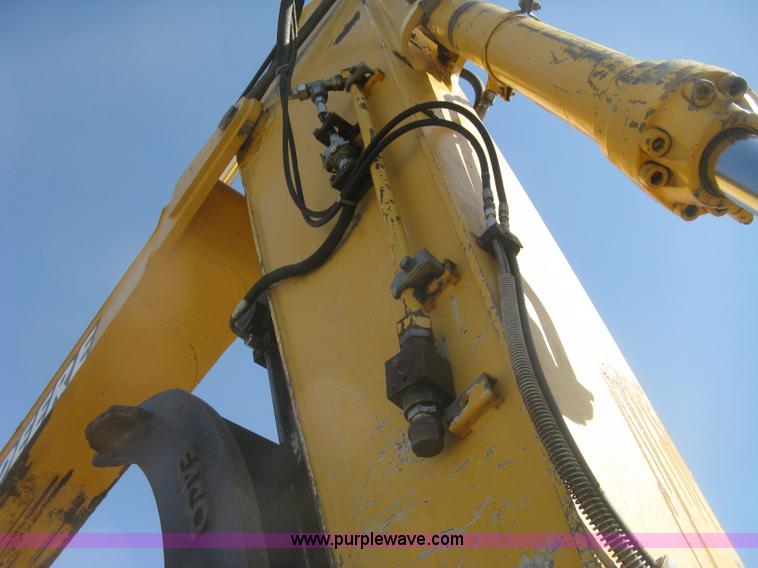 image for item H8724 2001 John Deere 270 LC excavator