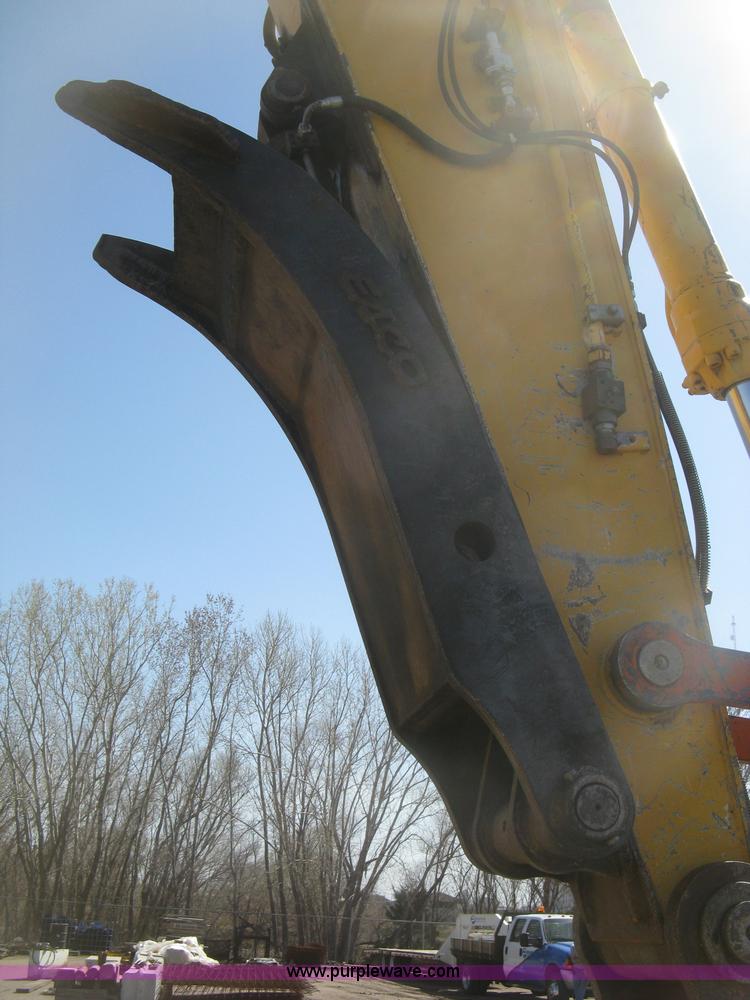 image for item H8724 2001 John Deere 270 LC excavator