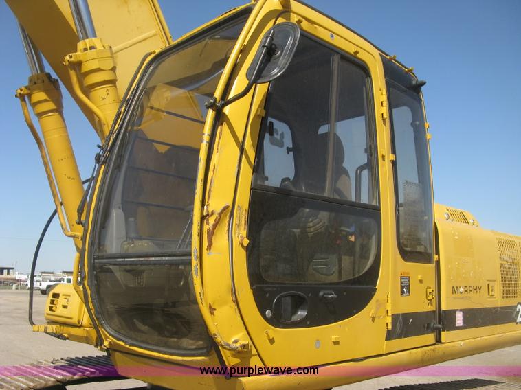 image for item H8724 2001 John Deere 270 LC excavator