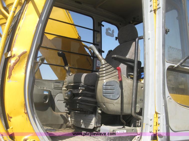 image for item H8724 2001 John Deere 270 LC excavator