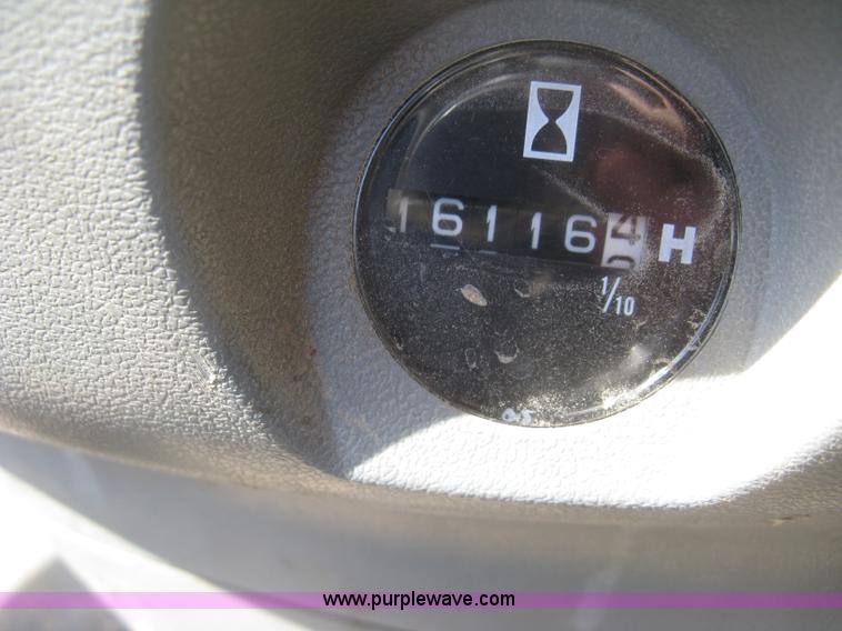 image for item H8724 2001 John Deere 270 LC excavator