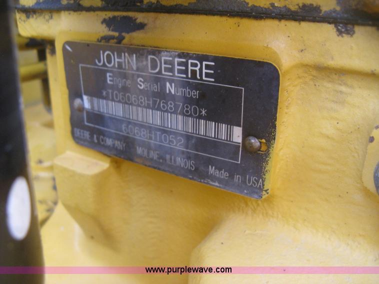 image for item H8724 2001 John Deere 270 LC excavator