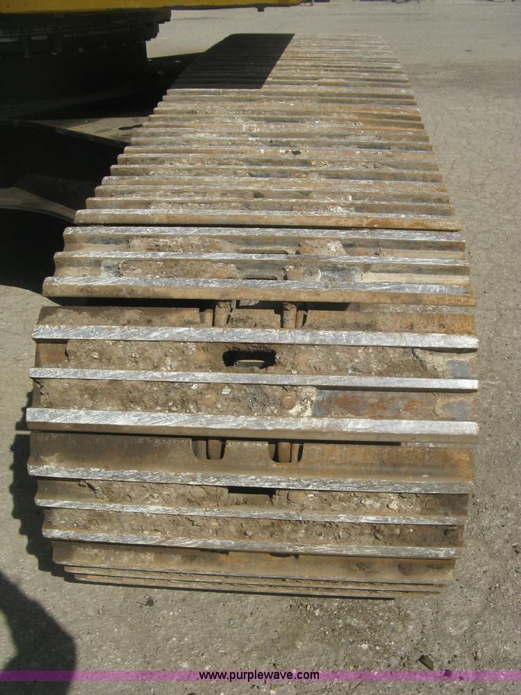 image for item H8724 2001 John Deere 270 LC excavator