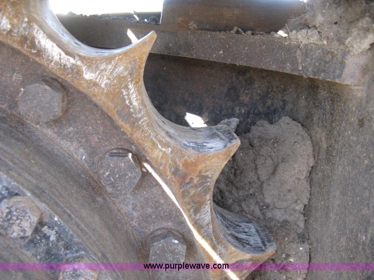 image for item H8724 2001 John Deere 270 LC excavator