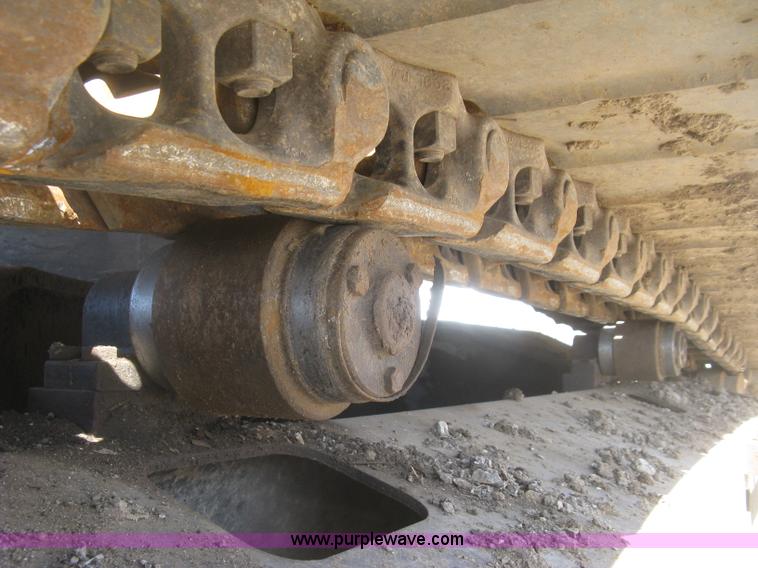 image for item H8724 2001 John Deere 270 LC excavator