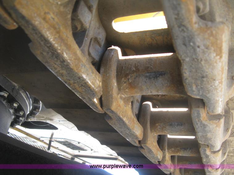 image for item H8724 2001 John Deere 270 LC excavator