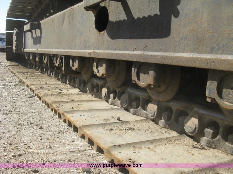 image for item H8724 2001 John Deere 270 LC excavator