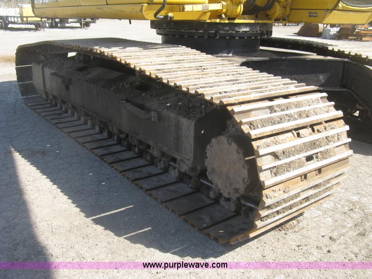 image for item H8724 2001 John Deere 270 LC excavator