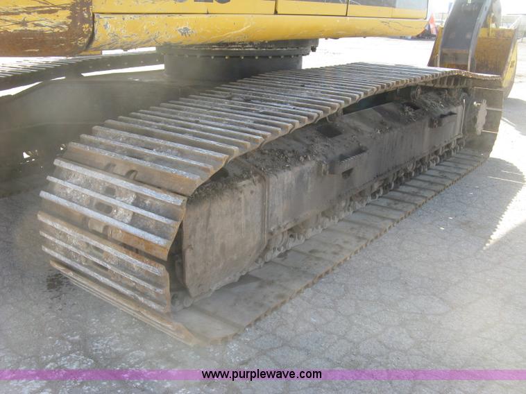 image for item H8724 2001 John Deere 270 LC excavator