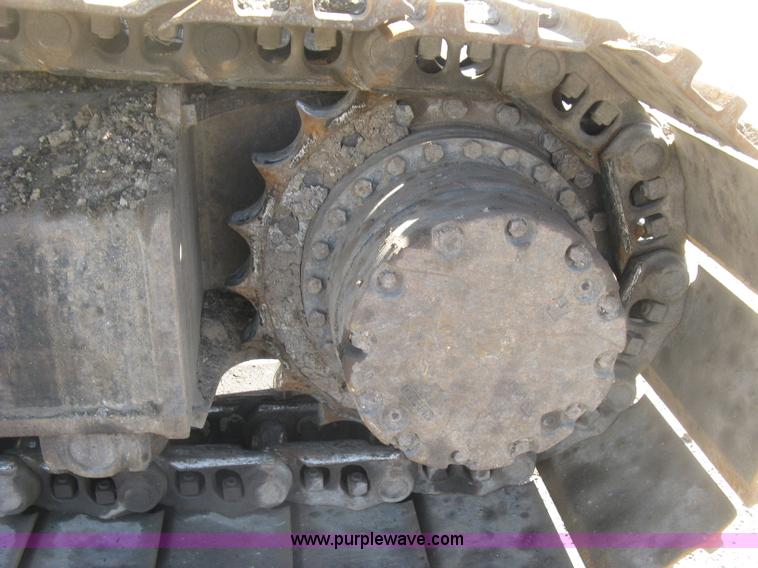 image for item H8724 2001 John Deere 270 LC excavator