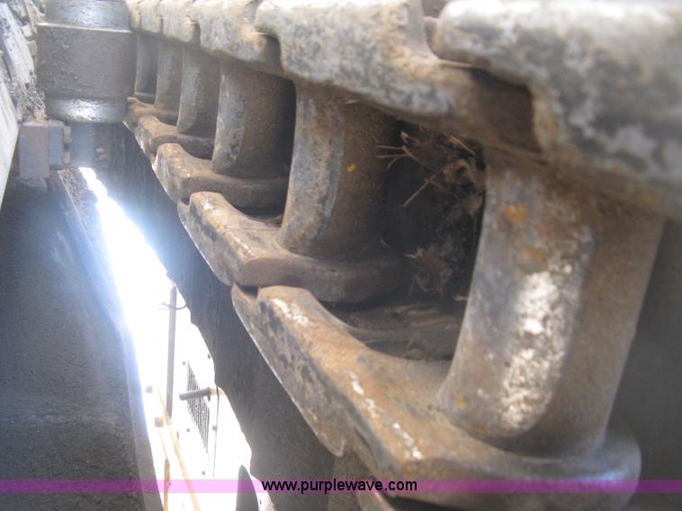 image for item H8724 2001 John Deere 270 LC excavator