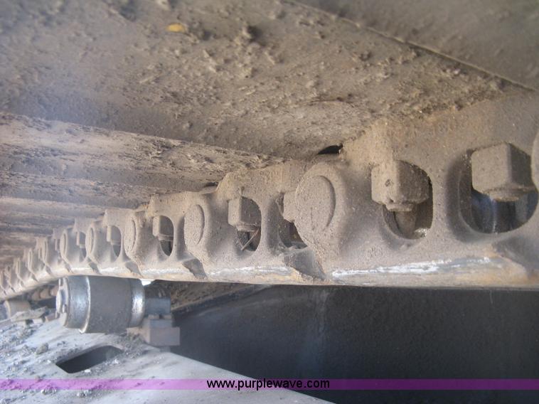 image for item H8724 2001 John Deere 270 LC excavator