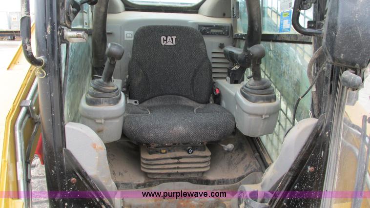 image for item I3066 2011 Caterpillar 289C skid steer