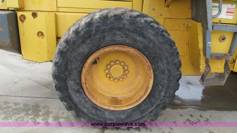 image for item I3067 2001 Komatsu WA180-3 wheel loader