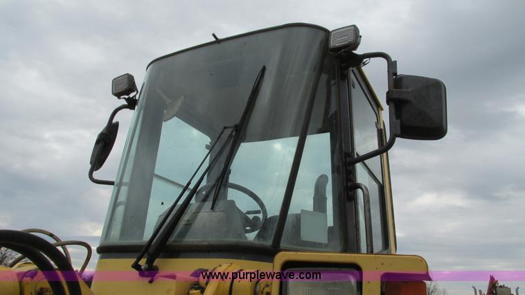 image for item I3067 2001 Komatsu WA180-3 wheel loader
