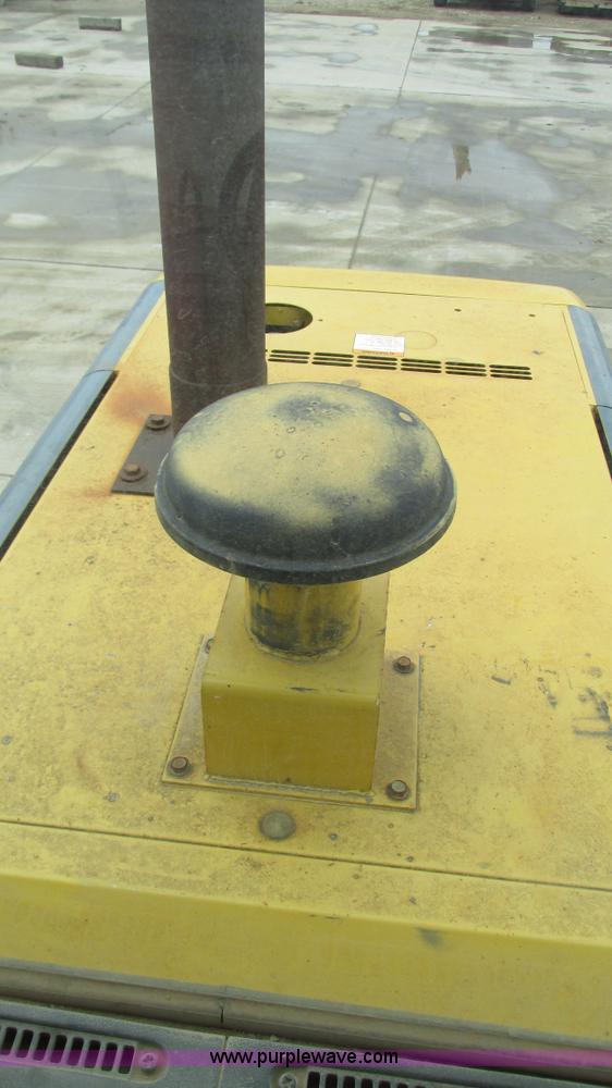 image for item I3067 2001 Komatsu WA180-3 wheel loader