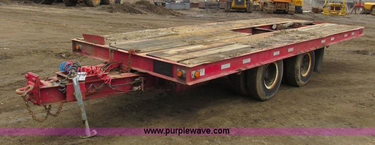 image for item I3753 1983 Hyster tilt deck trailer