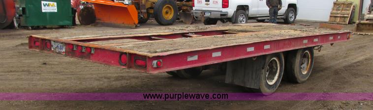 image for item I3753 1983 Hyster tilt deck trailer