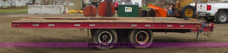 image for item I3753 1983 Hyster tilt deck trailer