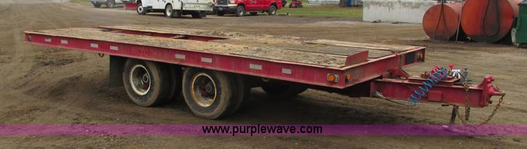 image for item I3753 1983 Hyster tilt deck trailer