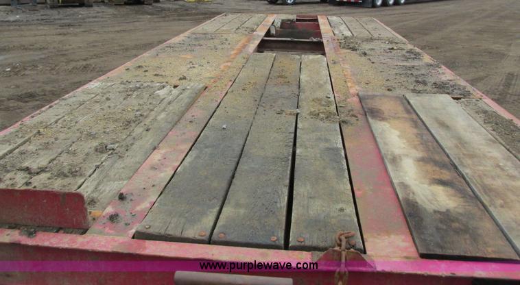 image for item I3753 1983 Hyster tilt deck trailer