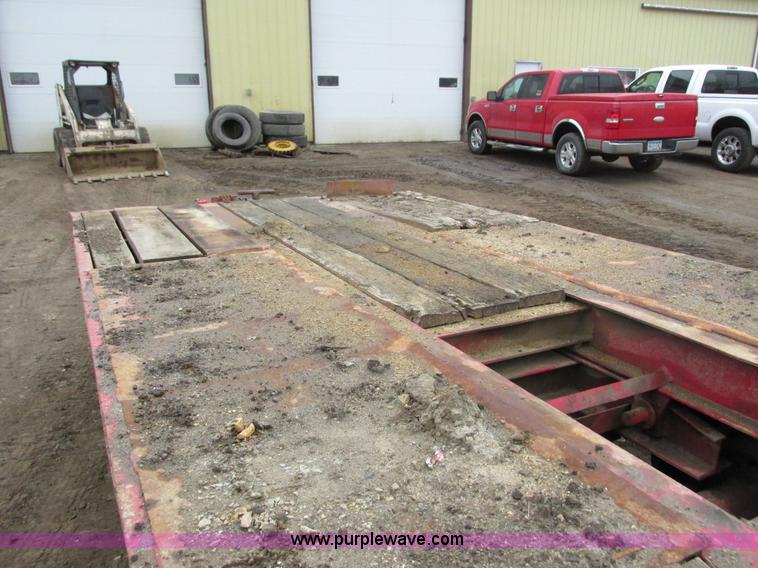 image for item I3753 1983 Hyster tilt deck trailer