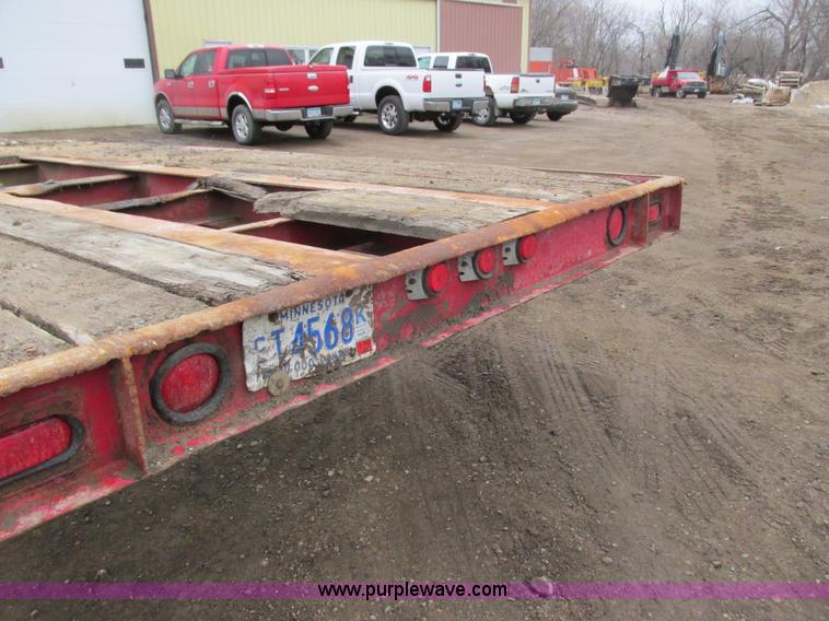 image for item I3753 1983 Hyster tilt deck trailer