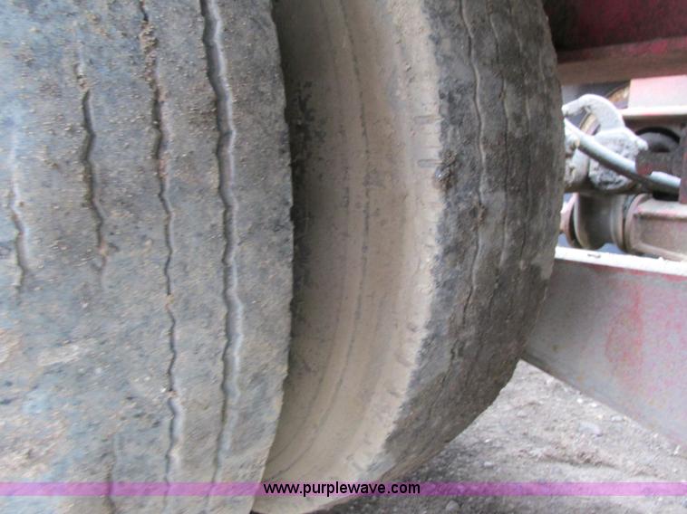 image for item I3753 1983 Hyster tilt deck trailer