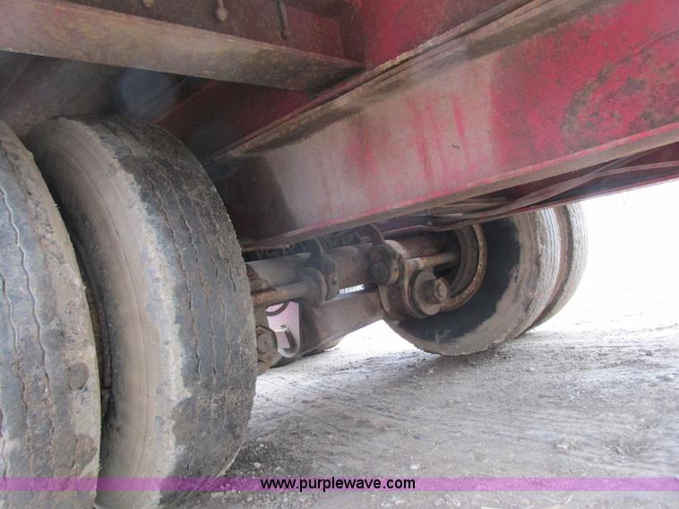 image for item I3753 1983 Hyster tilt deck trailer