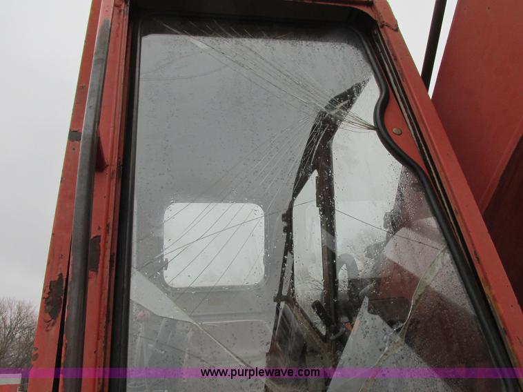 image for item I3754 1984 Koehring 266 excavator