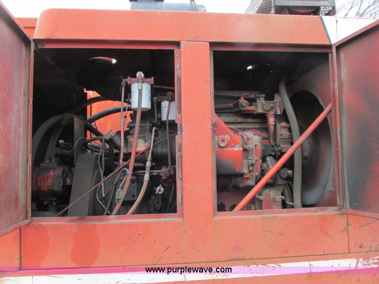 image for item I3754 1984 Koehring 266 excavator