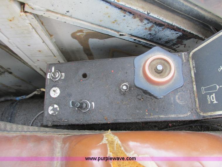 image for item I3754 1984 Koehring 266 excavator