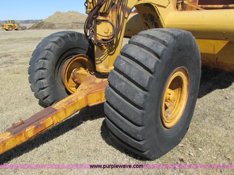 image for item I4012 Caterpillar 80 pull scraper