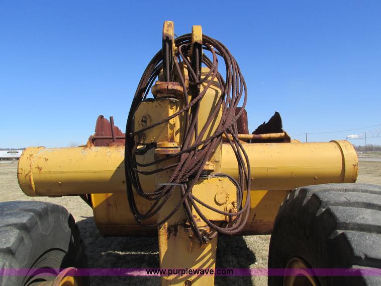 image for item I4012 Caterpillar 80 pull scraper