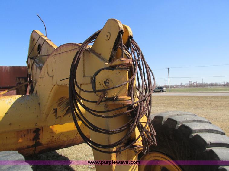 image for item I4012 Caterpillar 80 pull scraper