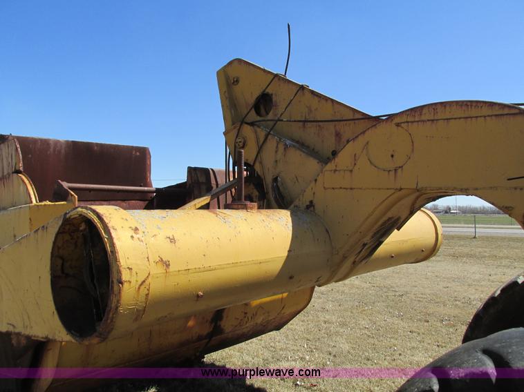 image for item I4012 Caterpillar 80 pull scraper