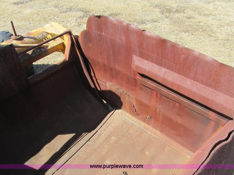 image for item I4012 Caterpillar 80 pull scraper