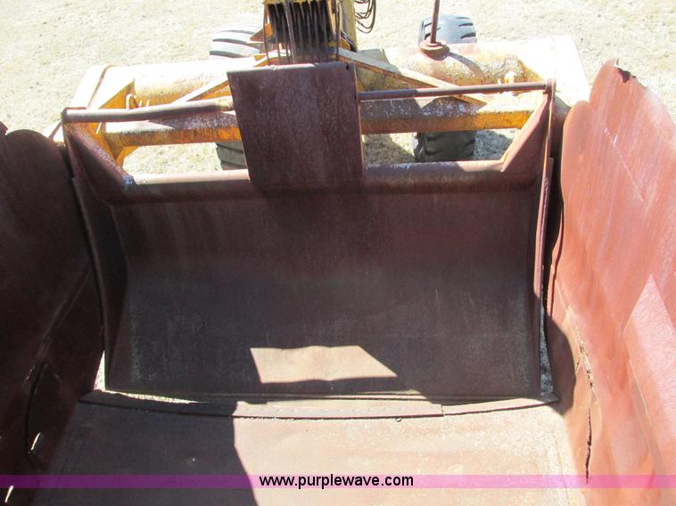 image for item I4012 Caterpillar 80 pull scraper