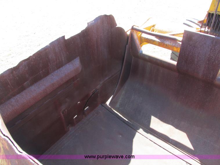 image for item I4012 Caterpillar 80 pull scraper