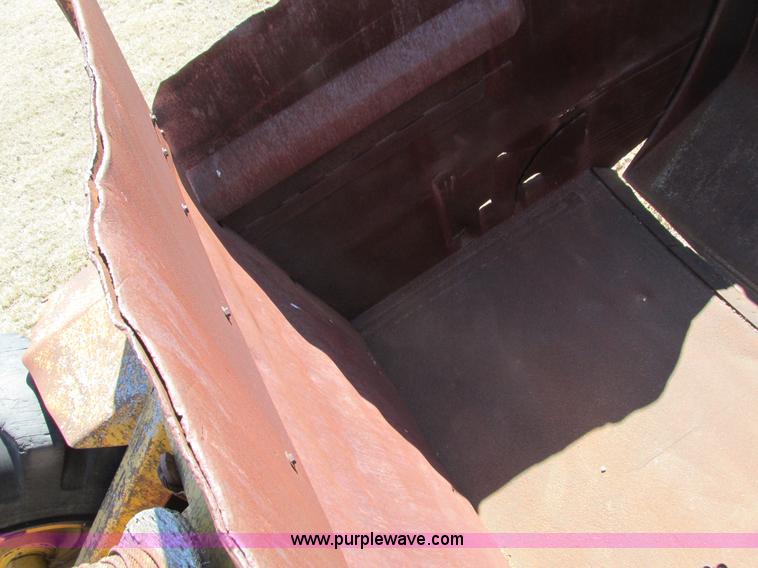 image for item I4012 Caterpillar 80 pull scraper