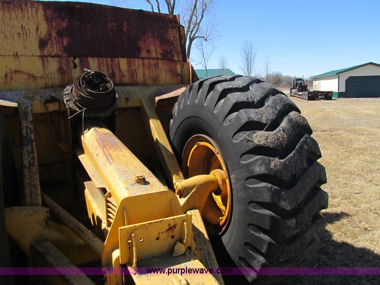 image for item I4012 Caterpillar 80 pull scraper