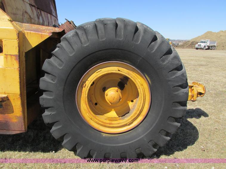 image for item I4012 Caterpillar 80 pull scraper