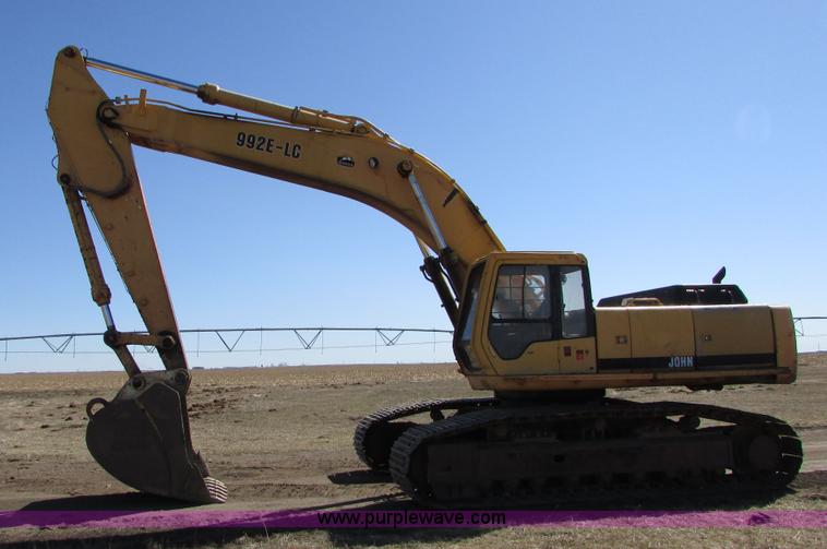 image for item I6527 1997 John Deere 992E-LC excavator