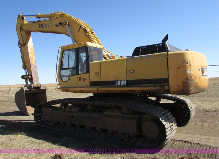 image for item I6527 1997 John Deere 992E-LC excavator