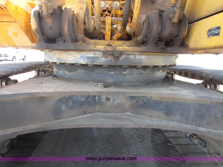 image for item I6527 1997 John Deere 992E-LC excavator