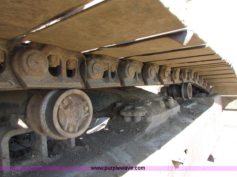 image for item I6527 1997 John Deere 992E-LC excavator